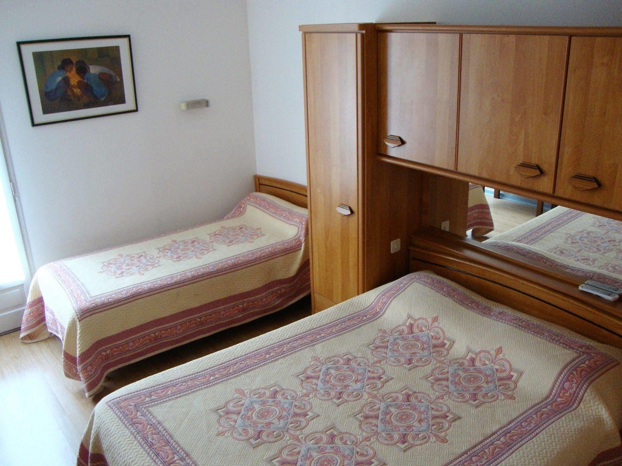 Hotel Au Petit Languedoc Λούρδη Εξωτερικό φωτογραφία